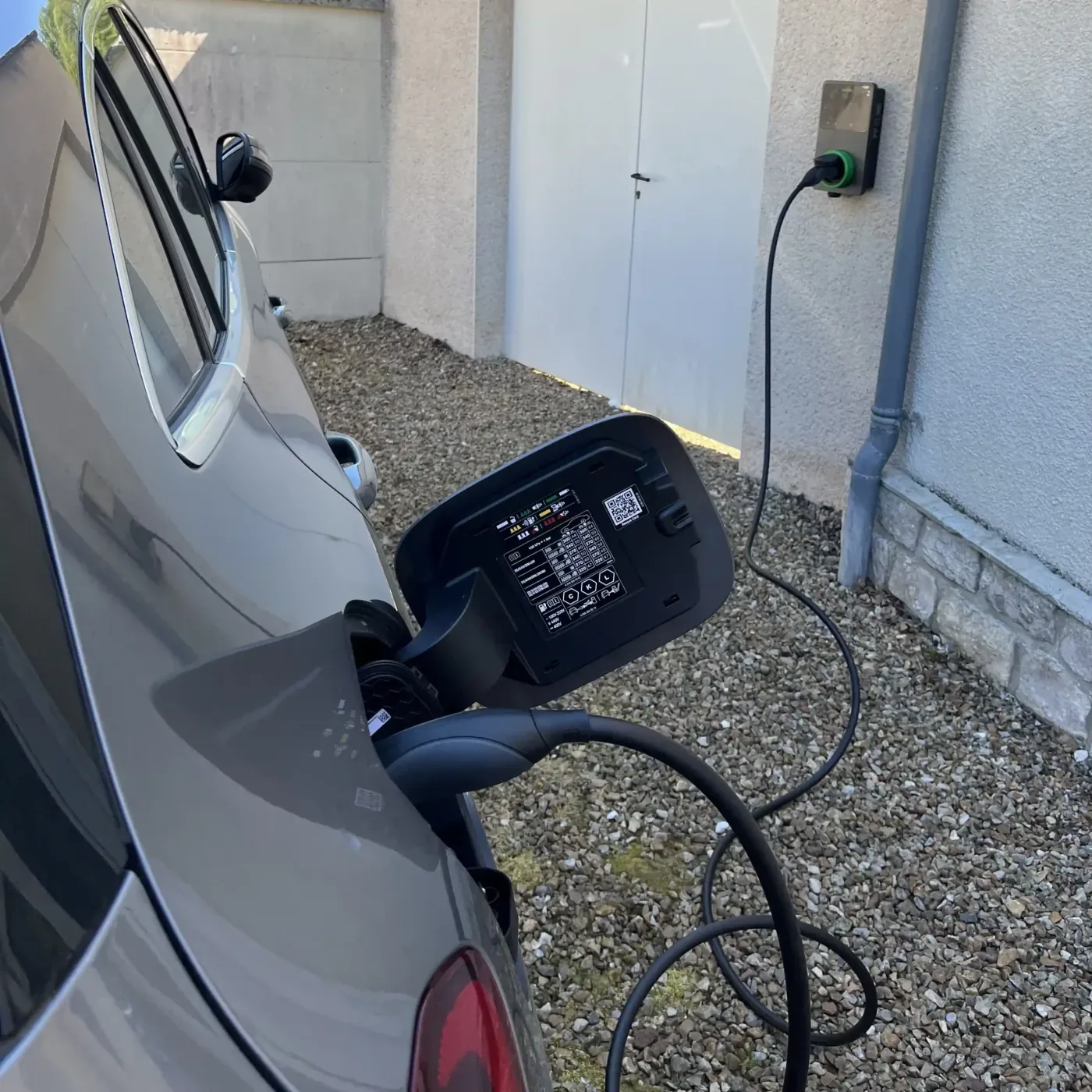 Borne de recharge IRVE à Drancy