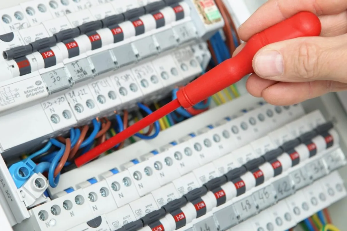 SOS électricien 24h/24 et 7j/7 à Drancy SOS électricien 24h/24 et 7j/7 à Drancy